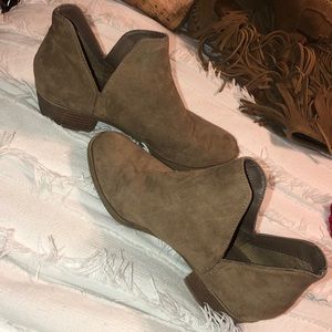 Very cute booties